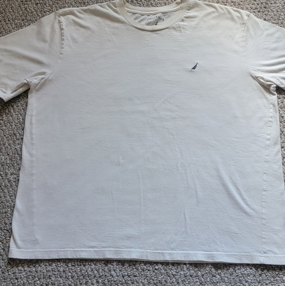 Tee shirt